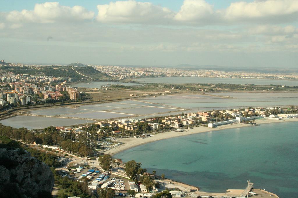 B&Beach Cagliari Guest House Екстериор снимка