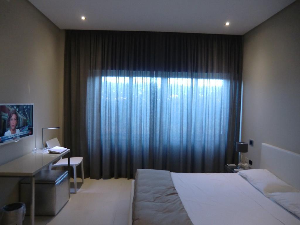 B&Beach Cagliari Guest House Стая снимка