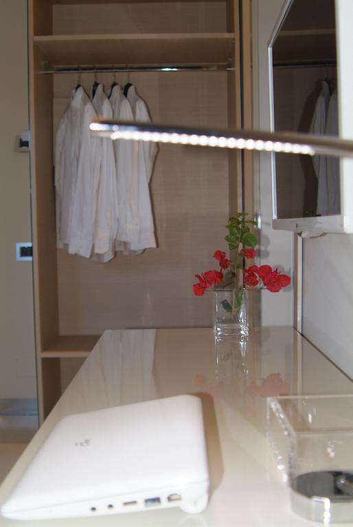 B&Beach Cagliari Guest House Стая снимка