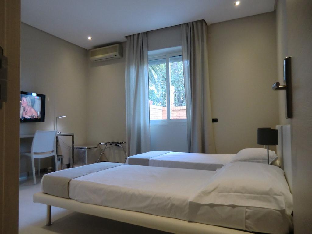 B&Beach Cagliari Guest House Стая снимка