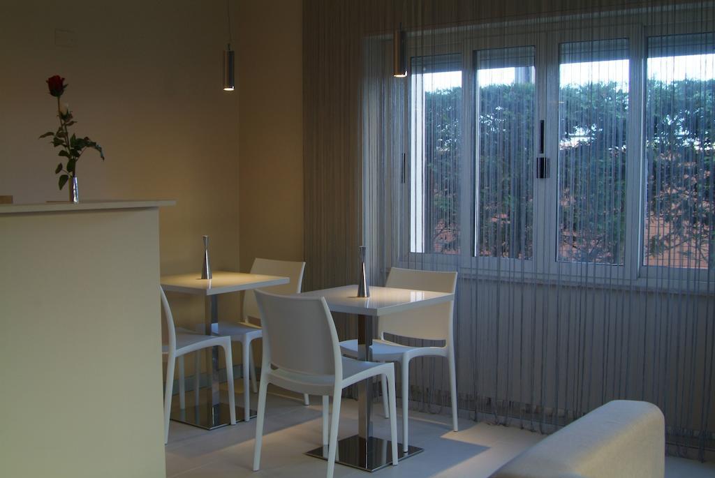 B&Beach Cagliari Guest House Екстериор снимка
