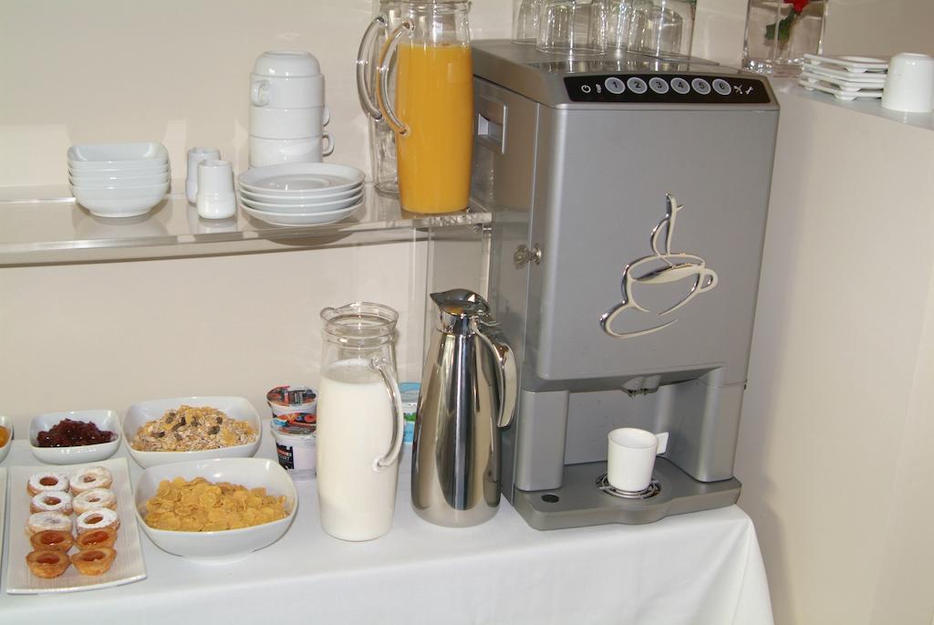 B&Beach Cagliari Guest House Екстериор снимка