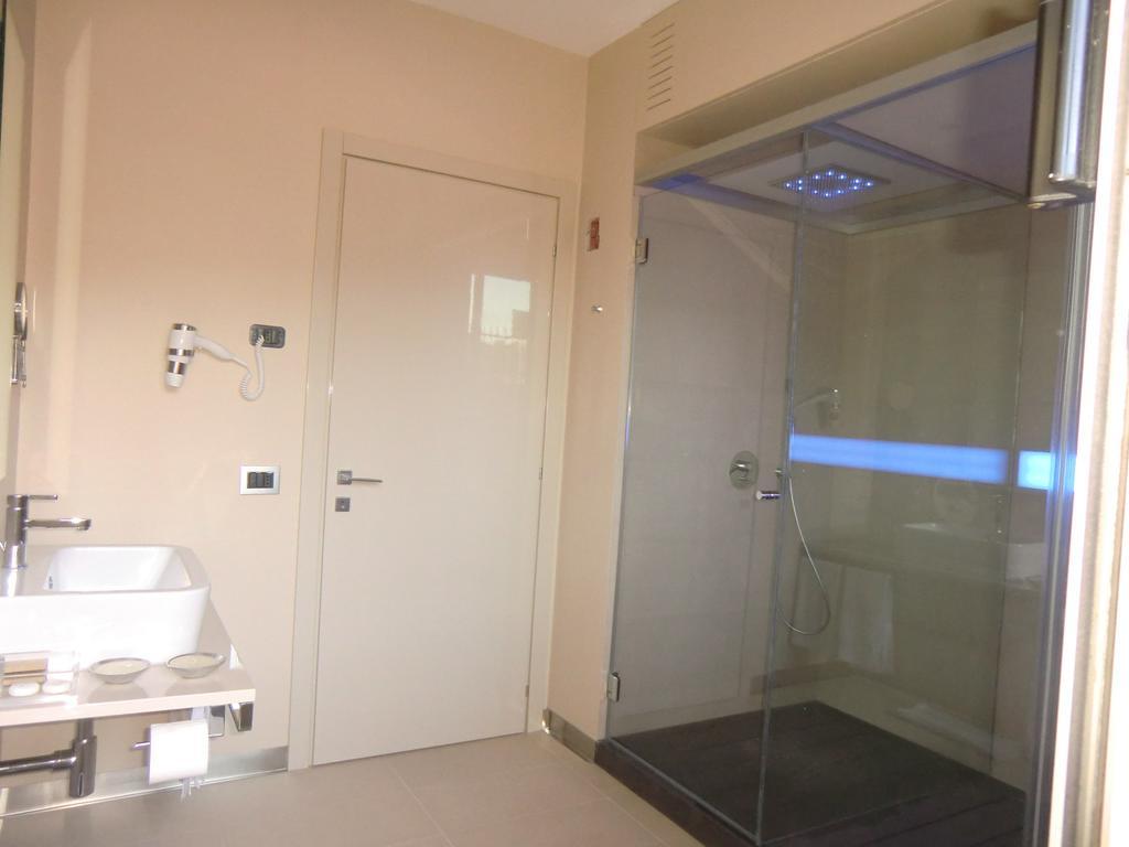B&Beach Cagliari Guest House Екстериор снимка